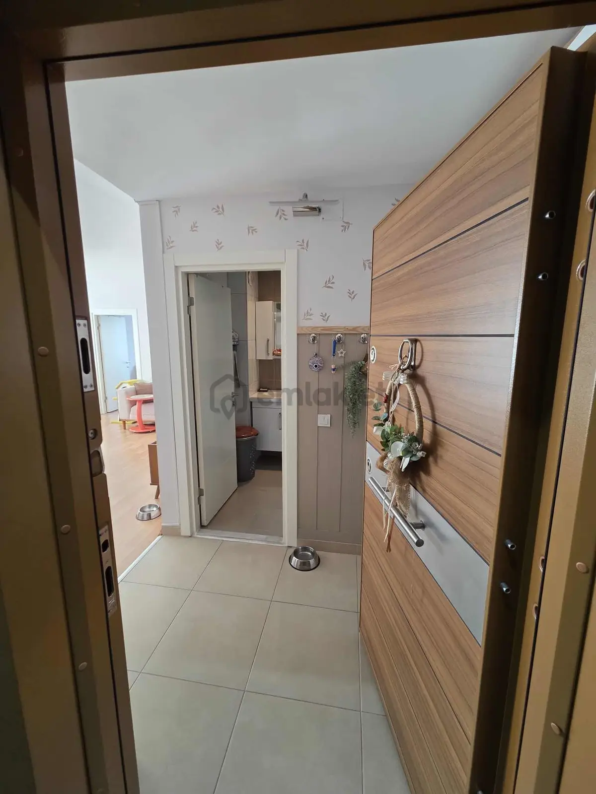 Çiftlikköyde Satılık Doğalgazlı 1+1 Daire Site İçi - 6