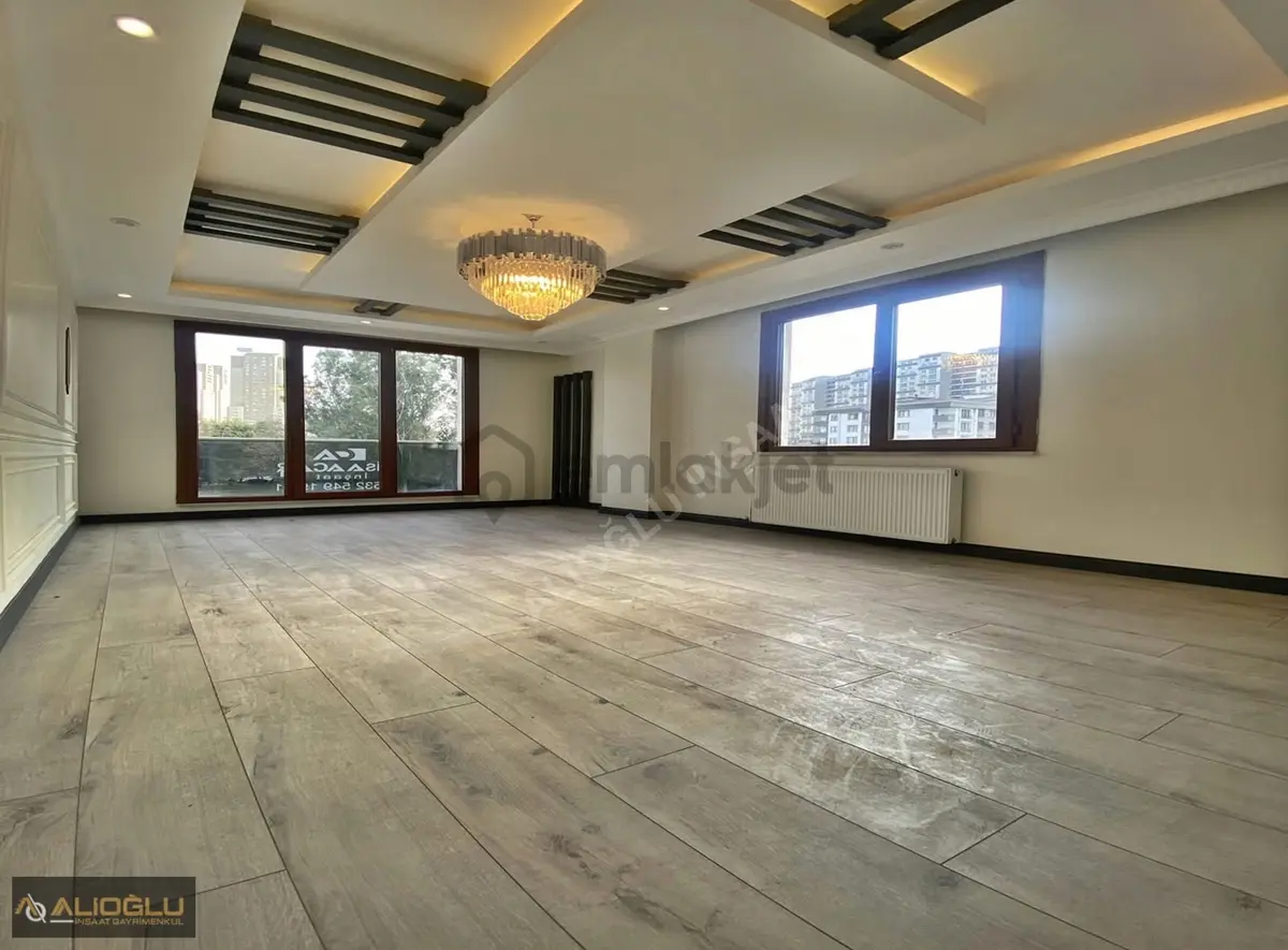 Metrobüse Yakın Konumda Ebeveyn Banyolu 3+1 Satılık Daire