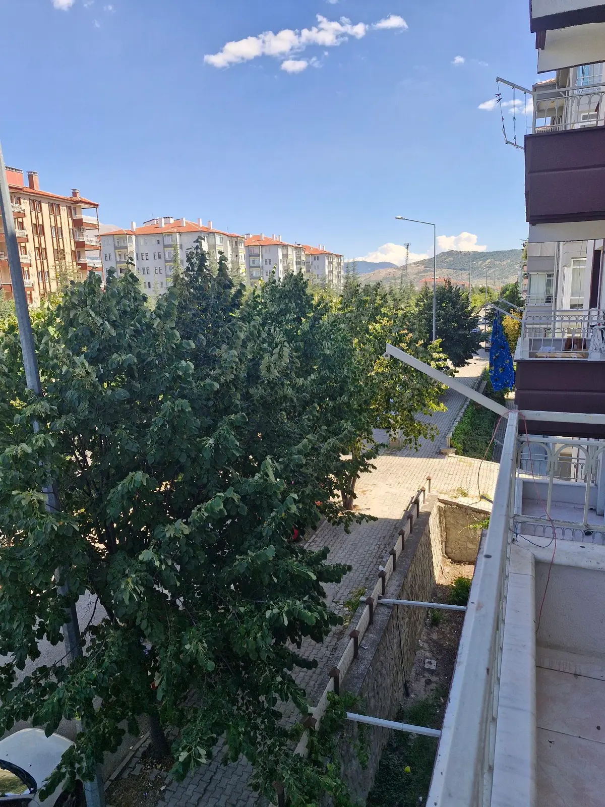Davraz Mah. Çevre Yolu Üzeri Ara Kat Kombili Daire - 19