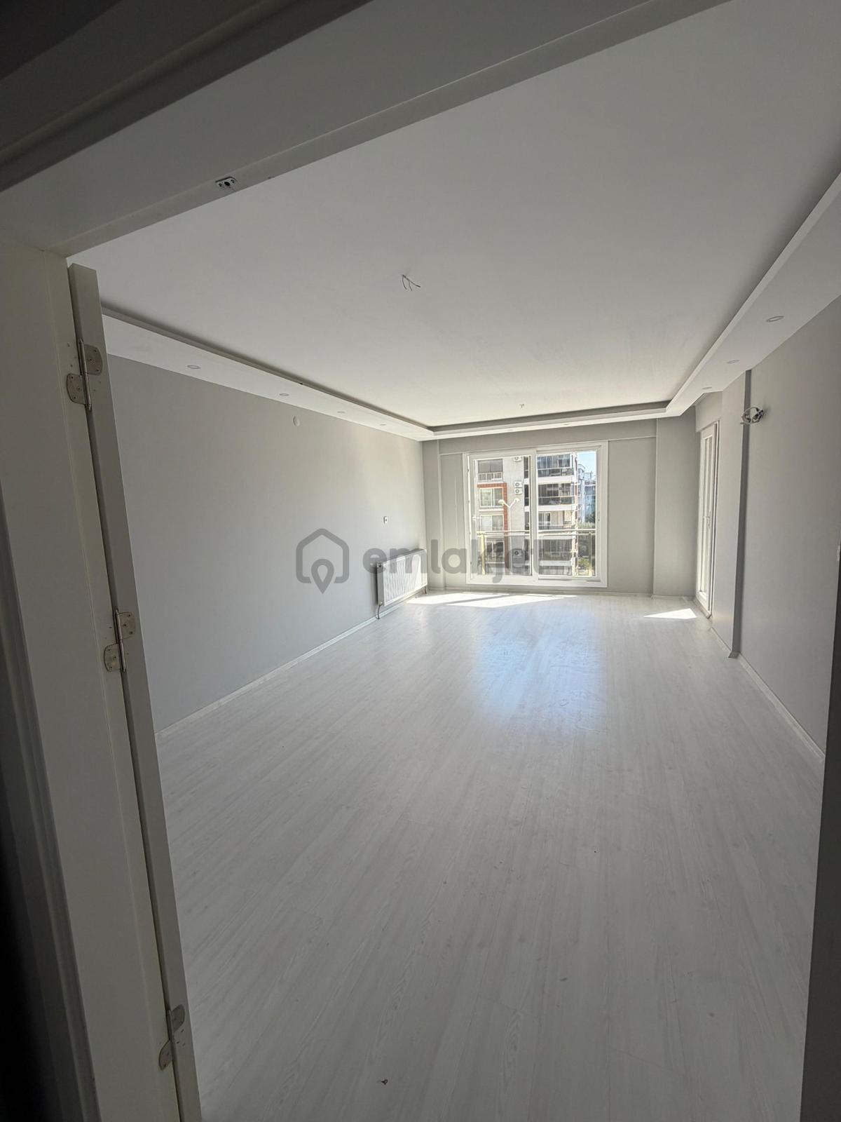 Yeşil Mahalle’de Site İçinde Doğalgazlı Bol Işıklı Satılık Lüks 3+1 Daire!