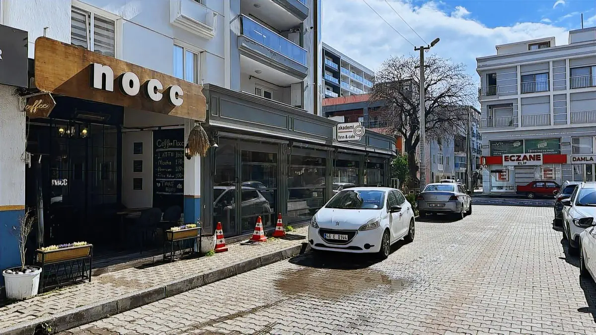 Balatçık Merkezde Yüksek Cirolu Kafe - 21