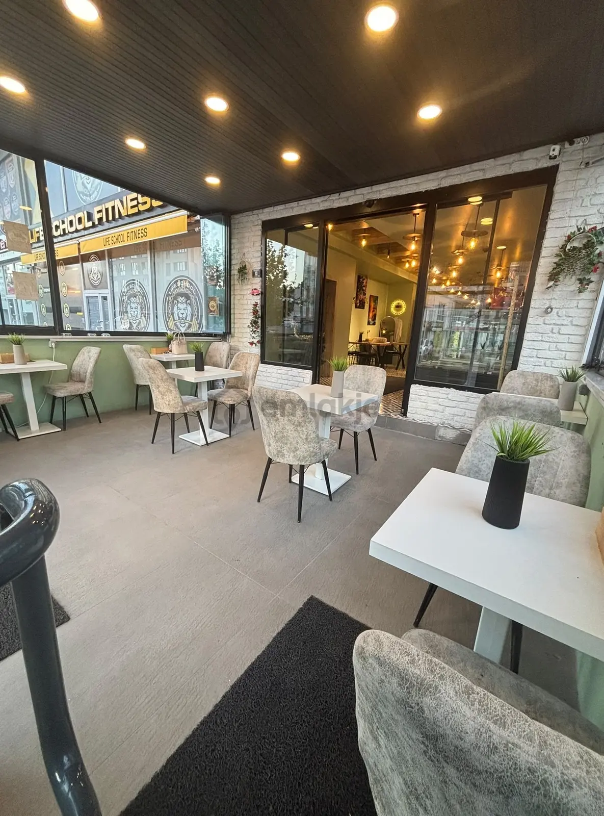 Millet Mahallesi'nde Acil Devren Kiralık Tam Donanımlı Cafe - 13