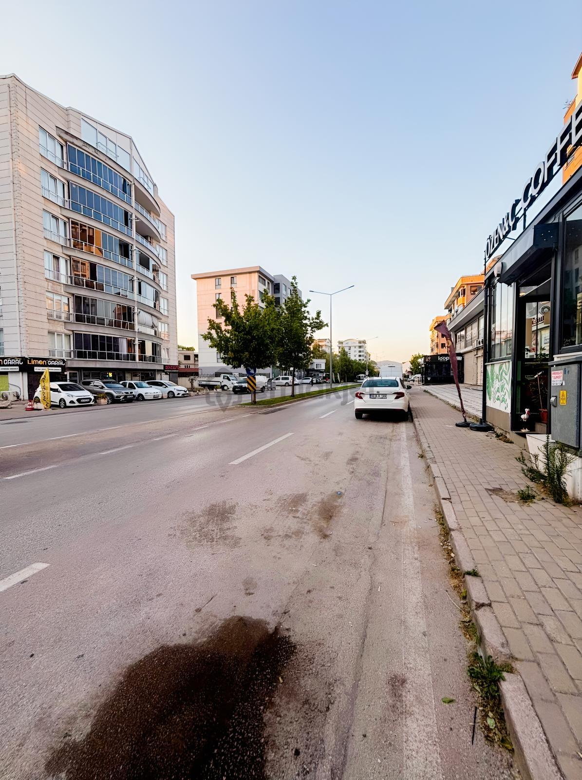 Millet Mahallesi'nde Acil Devren Kiralık Tam Donanımlı Cafe - 16