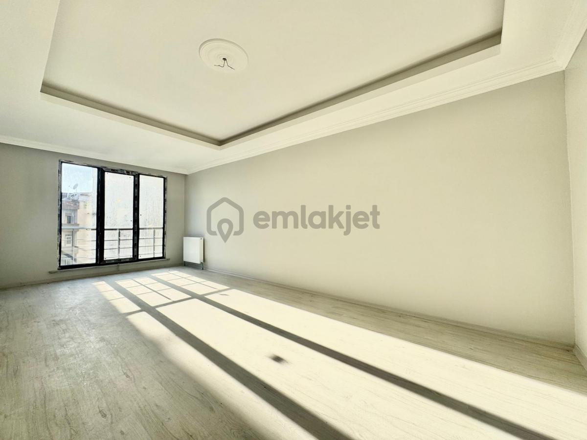 Goldhouse Dan Satılık Bahçelievler De 2+1 Otoparklı Fırsat Daire