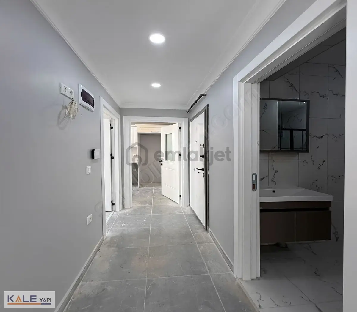 Metröbüse Yürüme Mesafesinde Satılık 2+1 Balkonlu Lüks Daire - 26