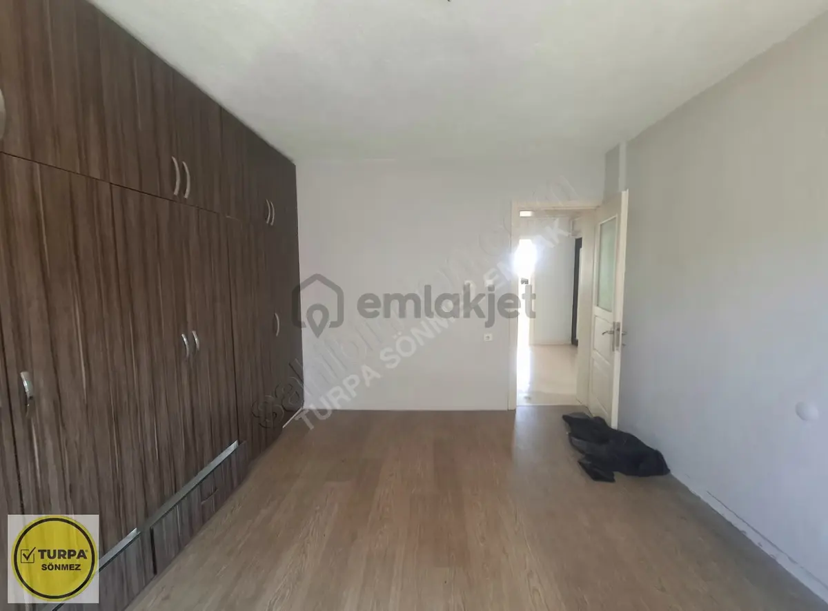 Karabağlarda Satılık 2+1 Daire, 80m², Balkonlu, Kombili - 5