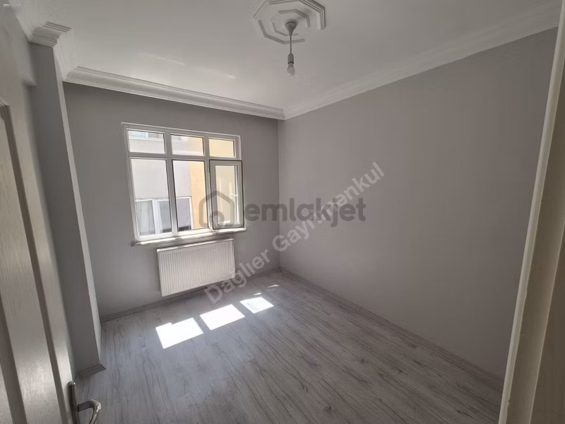 Merkezi Konumda Memura Kiralık Daire - 4