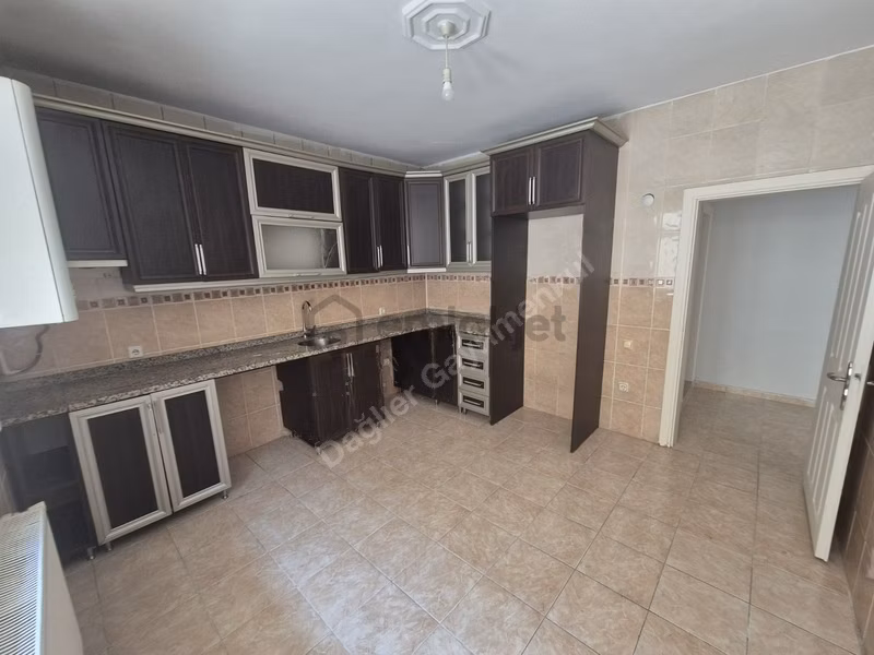 Merkezi Konumda Memura Kiralık Daire - 13