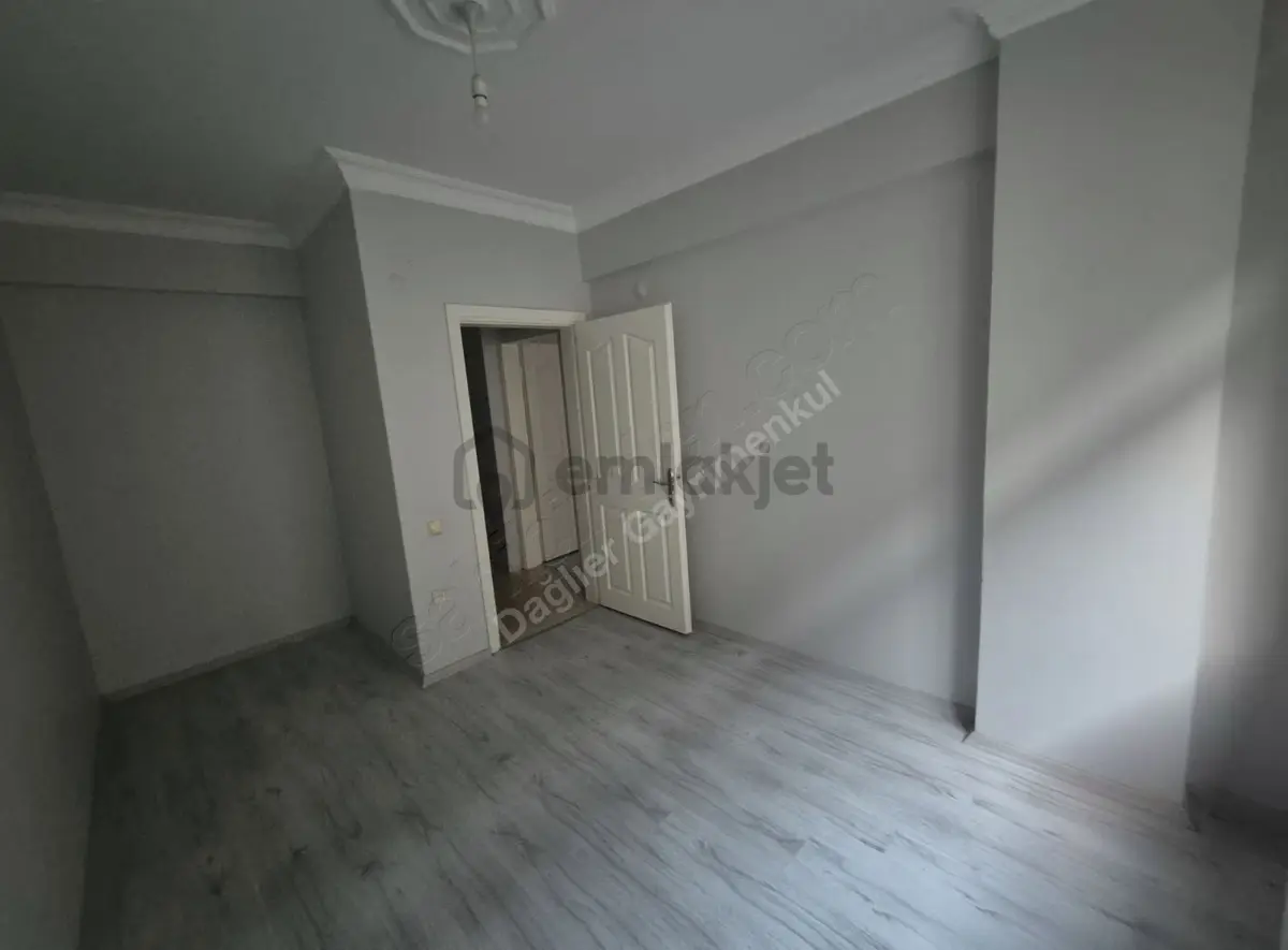 Merkezi Konumda Memura Kiralık Daire - 10
