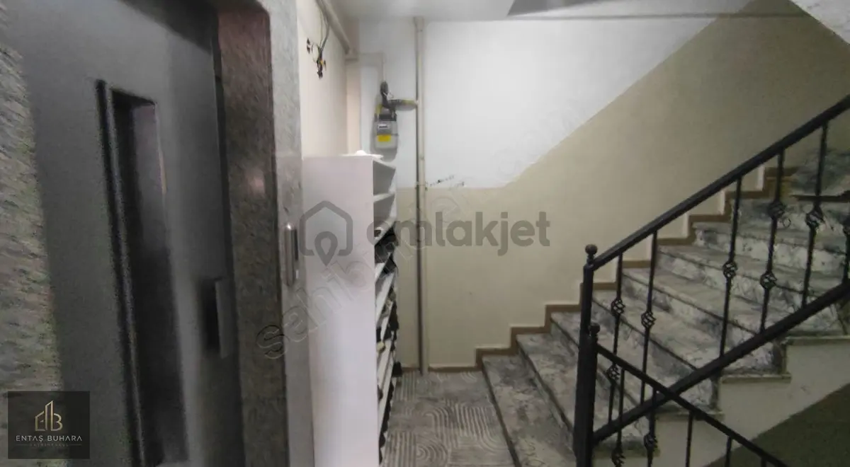 Sultanbeyli Merkezde Tabela Değeri Yüksek 3 Kat Birarada - 27