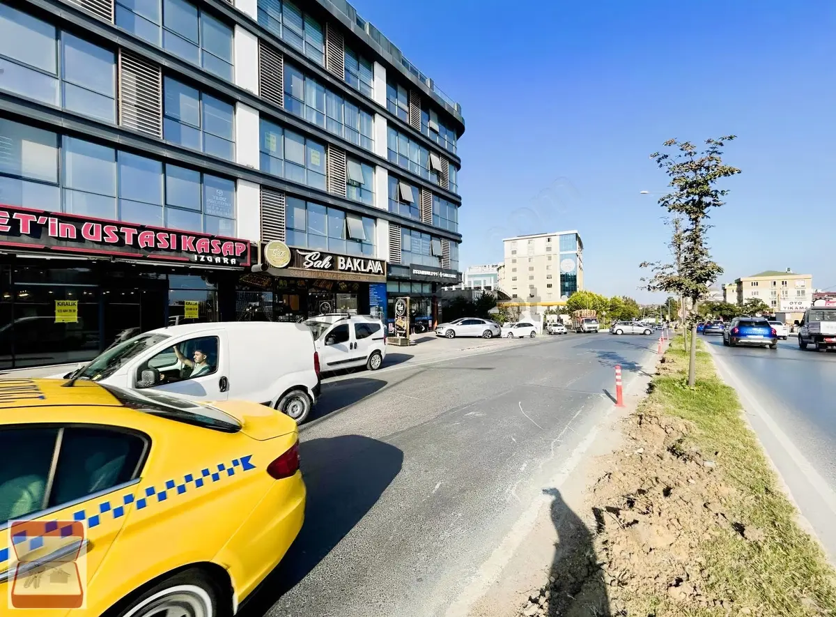 Corner Offıce Plaza Cadde Üstü Devren Kiralık Dükkan - 27