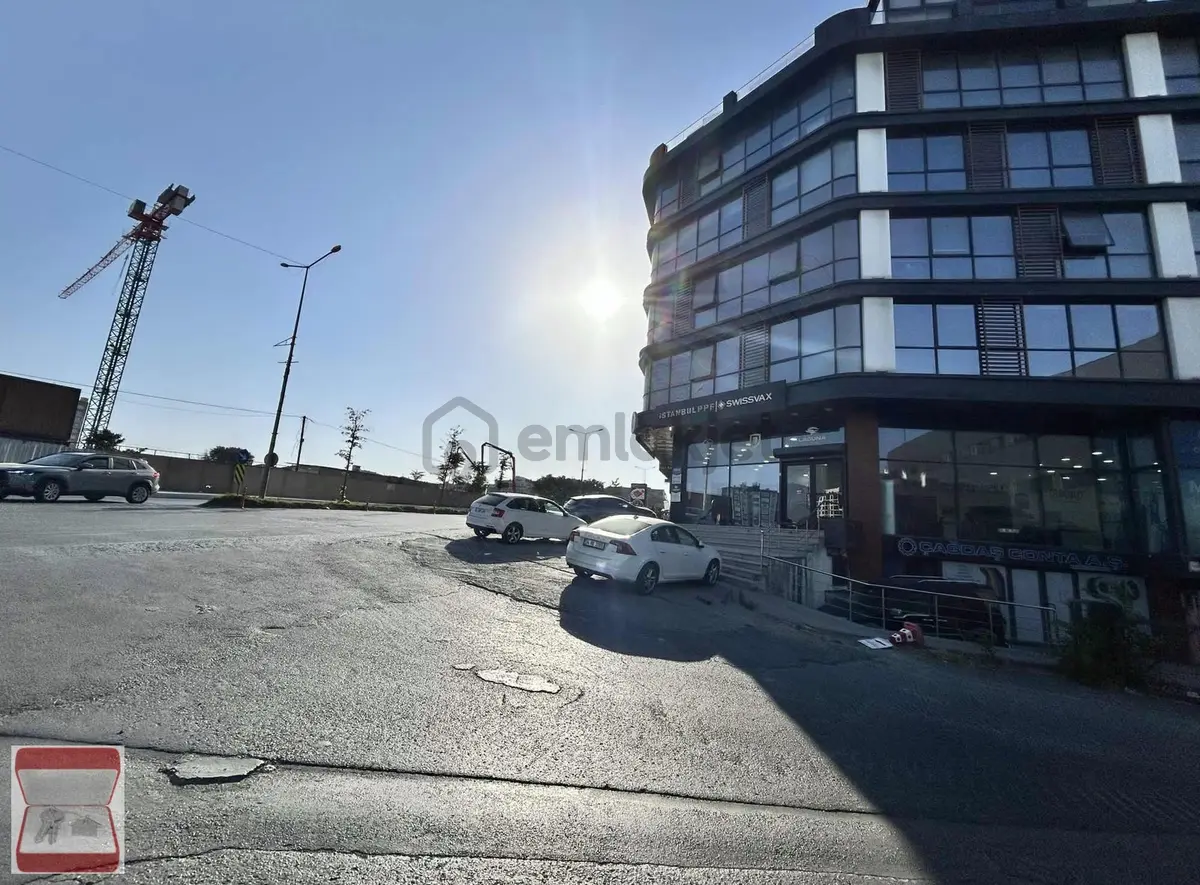 Corner Offıce Plaza Cadde Üstü Devren Kiralık Dükkan - 17