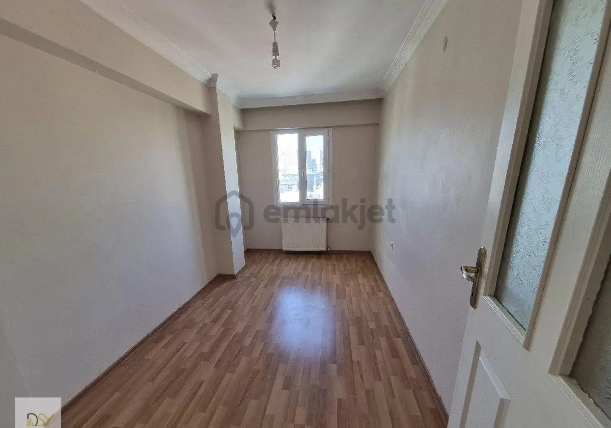 Buca"da Site İçi 3+1 Asansörlü Arakat Balkonlu Daire - 3