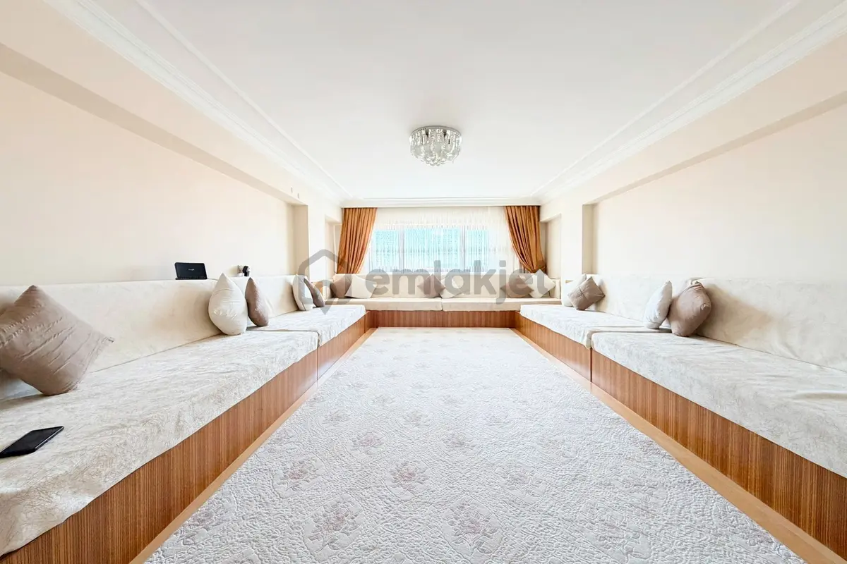 Ufuktepe’de 5+1 Dublex – Çift Girişli 280 M²geniş Ve Ferah! - 24