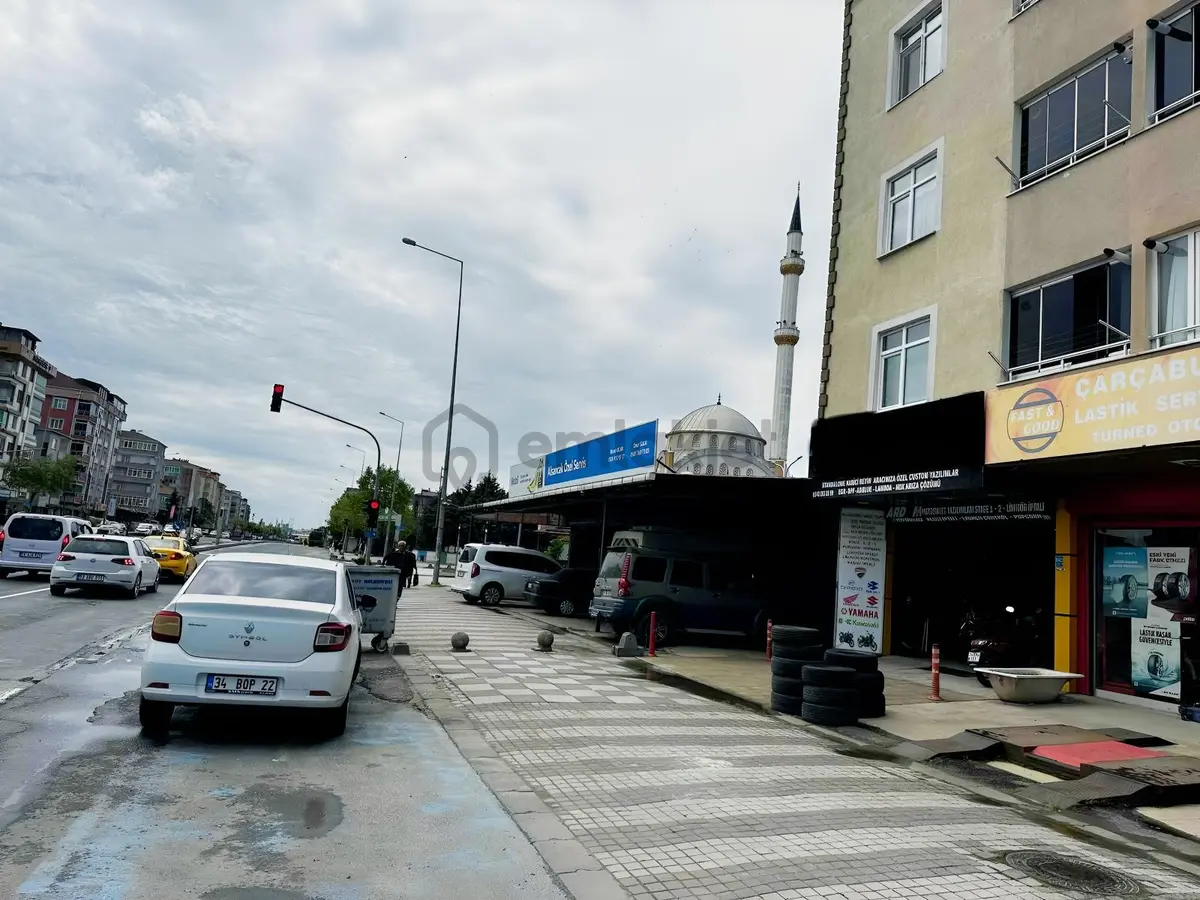 Enyapı İnşaattan Bulvara Cephe Satılık Dükkan - 19