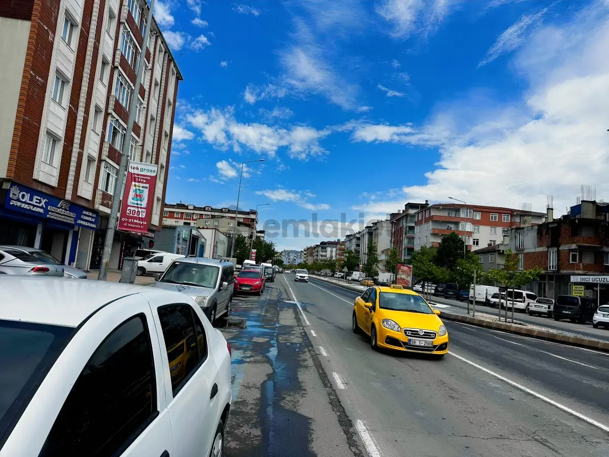 Enyapı İnşaattan Bulvara Cephe Satılık Dükkan - 27