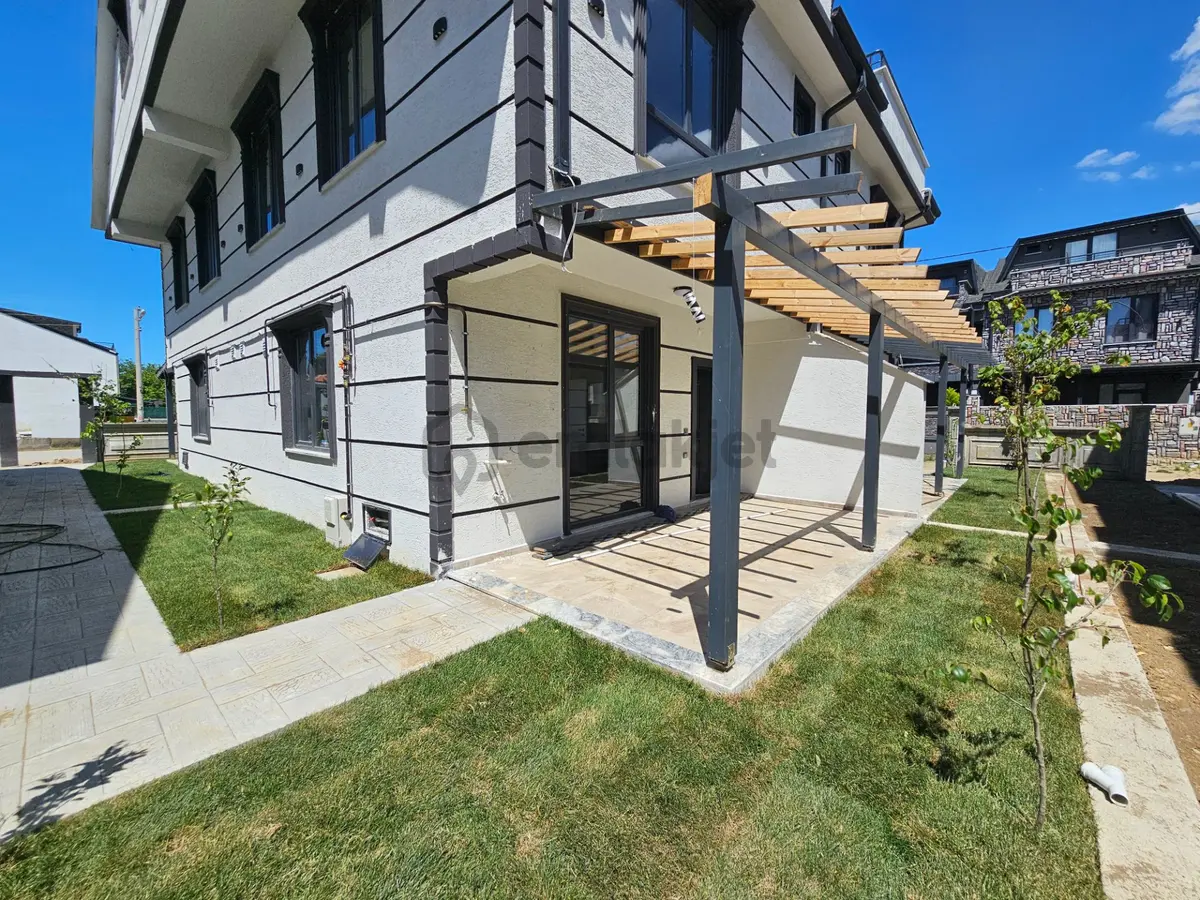 Deniz'den 4+1 Denize Yakın , Yerden Isıtmalı,bahçeli Villa - 8
