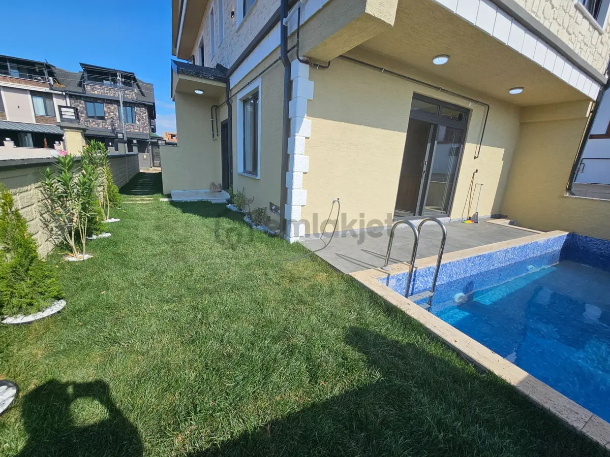 Deniz'den 4+1 Ön Cehphe,müstakil Havuzlu Villa - 4