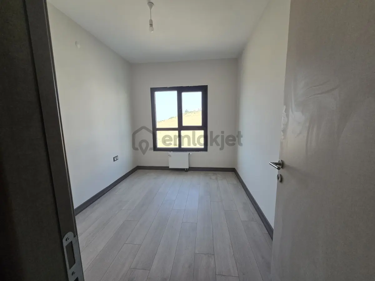İsmet İnönü Mah. Toki De 3+1 Kiralık Daire - 12