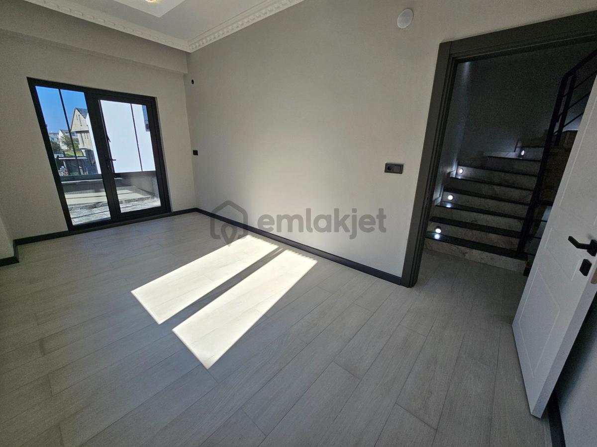 Deniz'den 4+1 Havuzlu, Yerden Isıtmalı ,denize Yakın Villa - 22