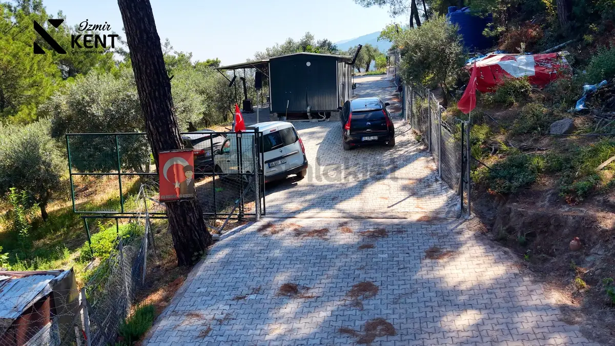 Kemalpaşa Yukarıkızılca Satılık 1.350 M2 Bahçe + Ev | Tek Tapu - 4