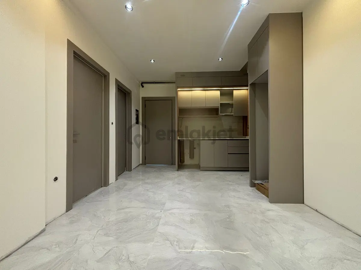 Demirler'den Karahasanlı'da Hastane Yakını 1+1 Satılık Apart - 11