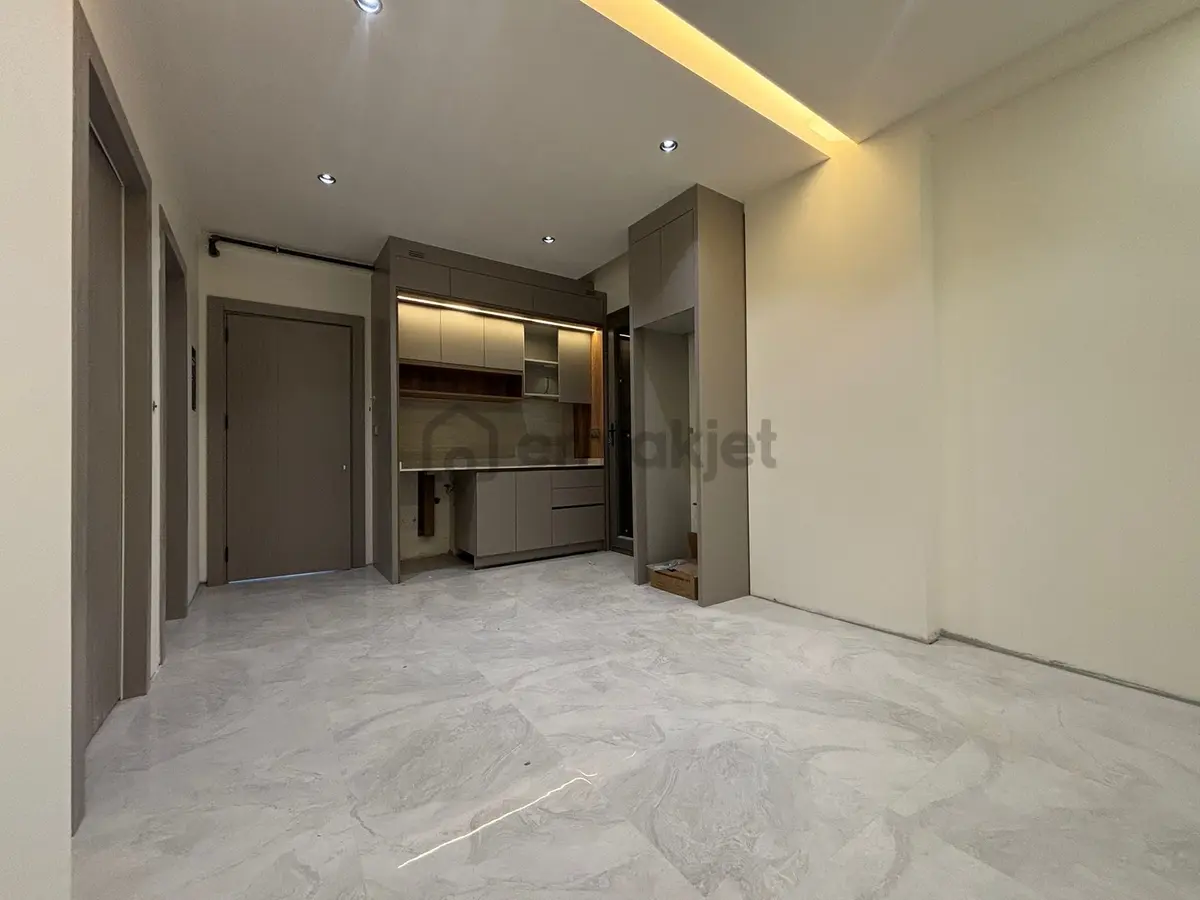 Demirler'den Karahasanlı'da Hastane Yakını 1+1 Satılık Apart