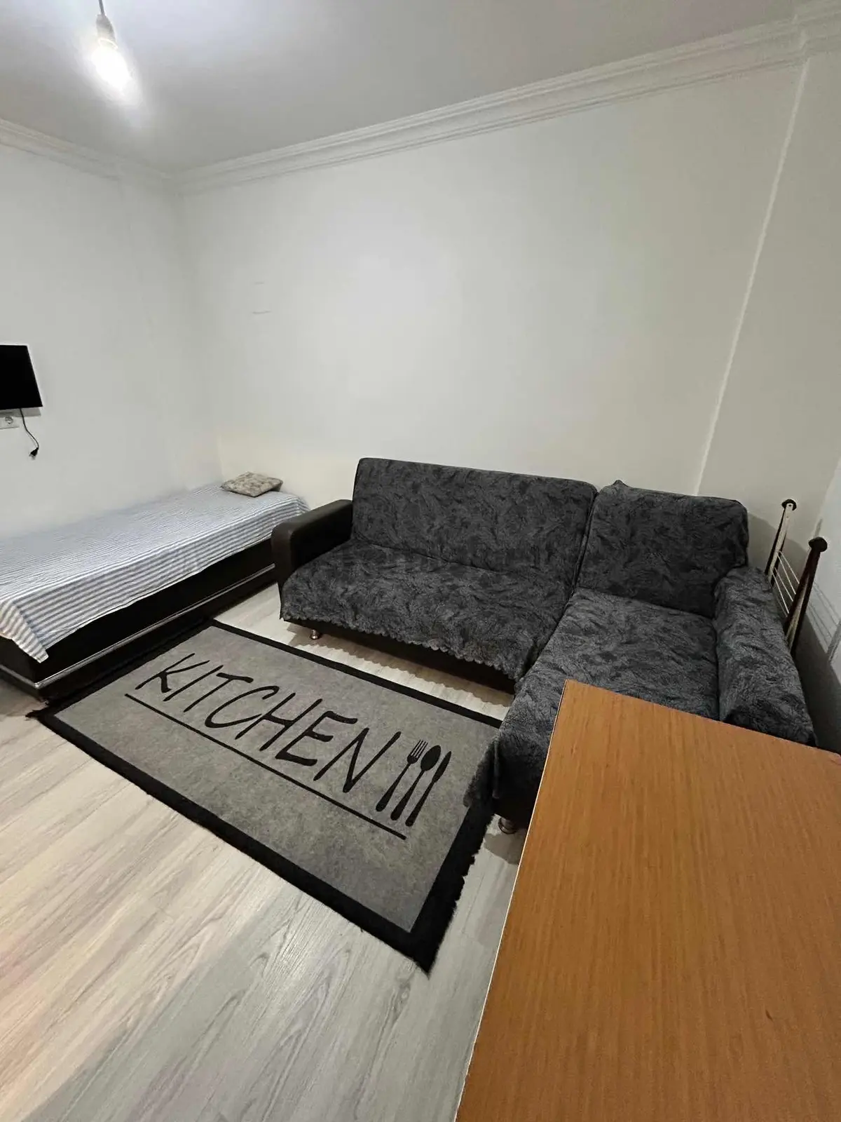 Tramvayın Altında Eşyalı Ara Kat Stüdyo Daire - 5