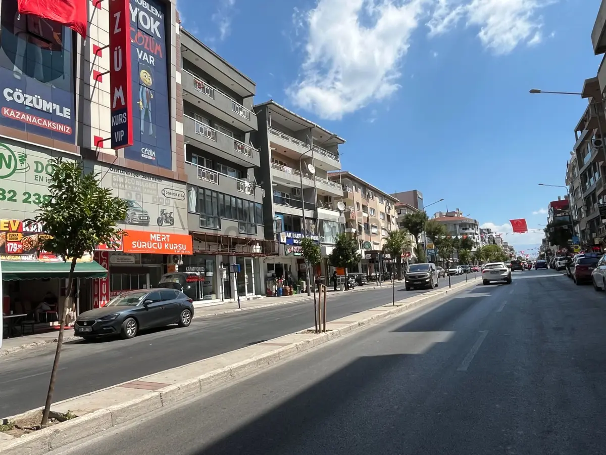 Narlıdere’nin Kalbinde, Merkezi Konumda 2+1 Çift Balkonlu Daire - 35