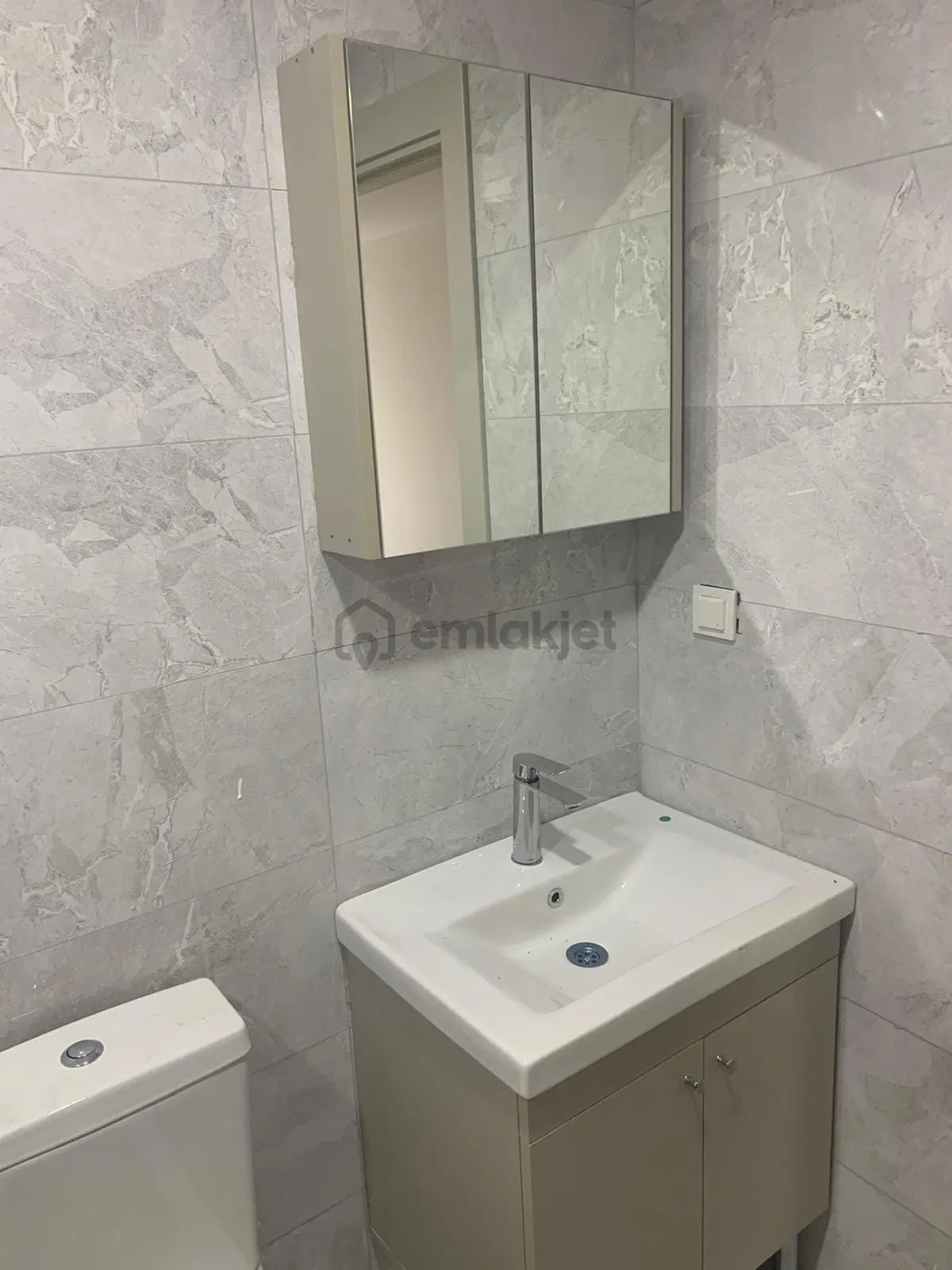 Bahçelievlerde Yeni Binada 1+1 Kiralık Daire - 5