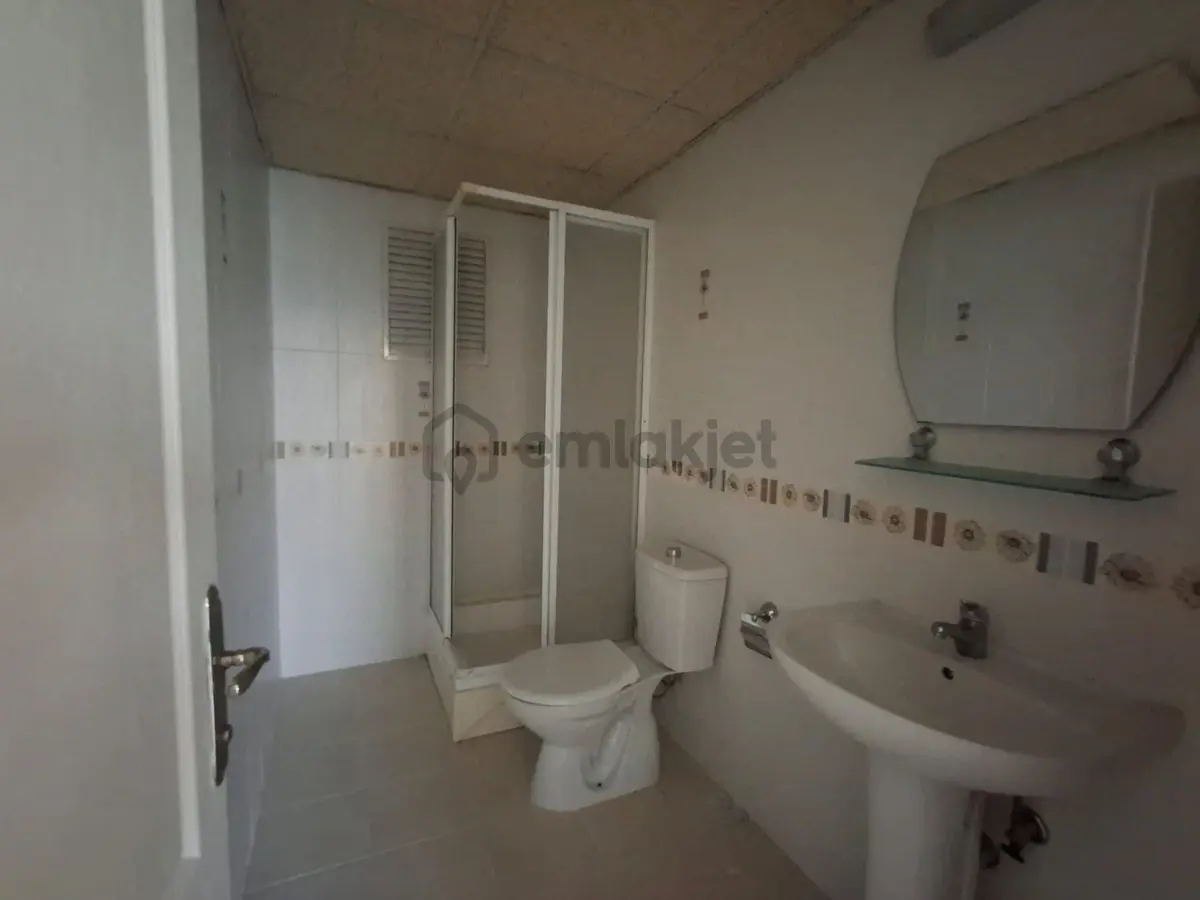 Bornova Mansuroğlu'da 156m2. Ebeveny Banyolu 3+1 Daire - 35
