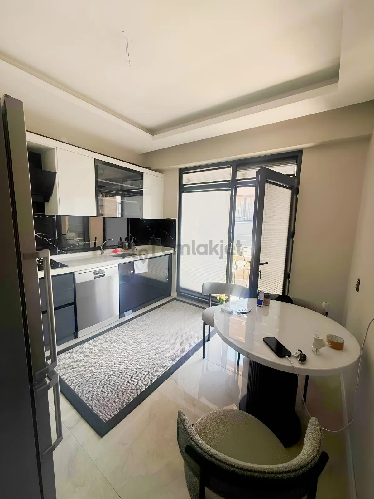 Emirgazi Mah. 2+1 Ara Kat Kiralık Daire - 5