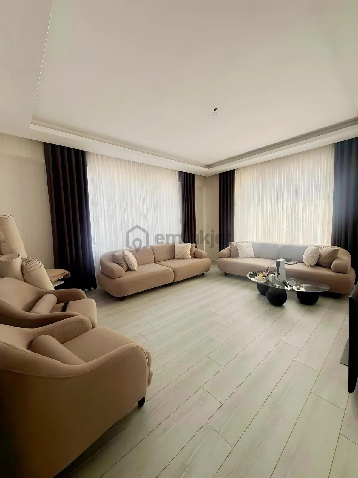 Emirgazi Mah. 2+1 Ara Kat Kiralık Daire