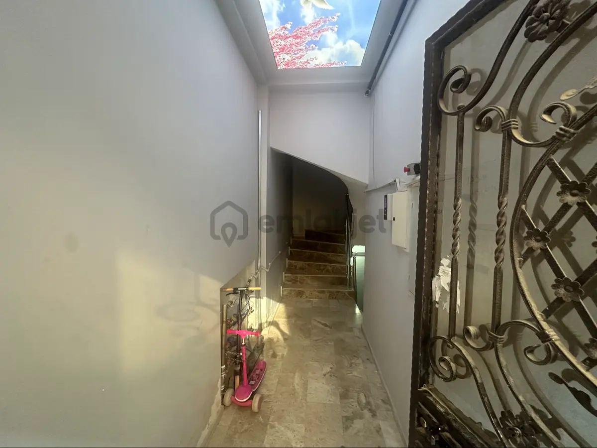Karabağlar'da Kiralık 3+1 Ferah Ve Boş Daire - 27