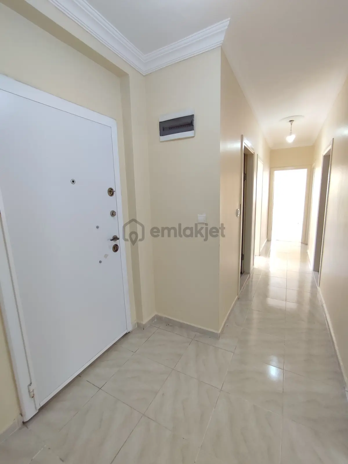 Ahatlı'da Asansörlü Ara Katta Çok Geniş Kiralık 2+1 Daire - 2