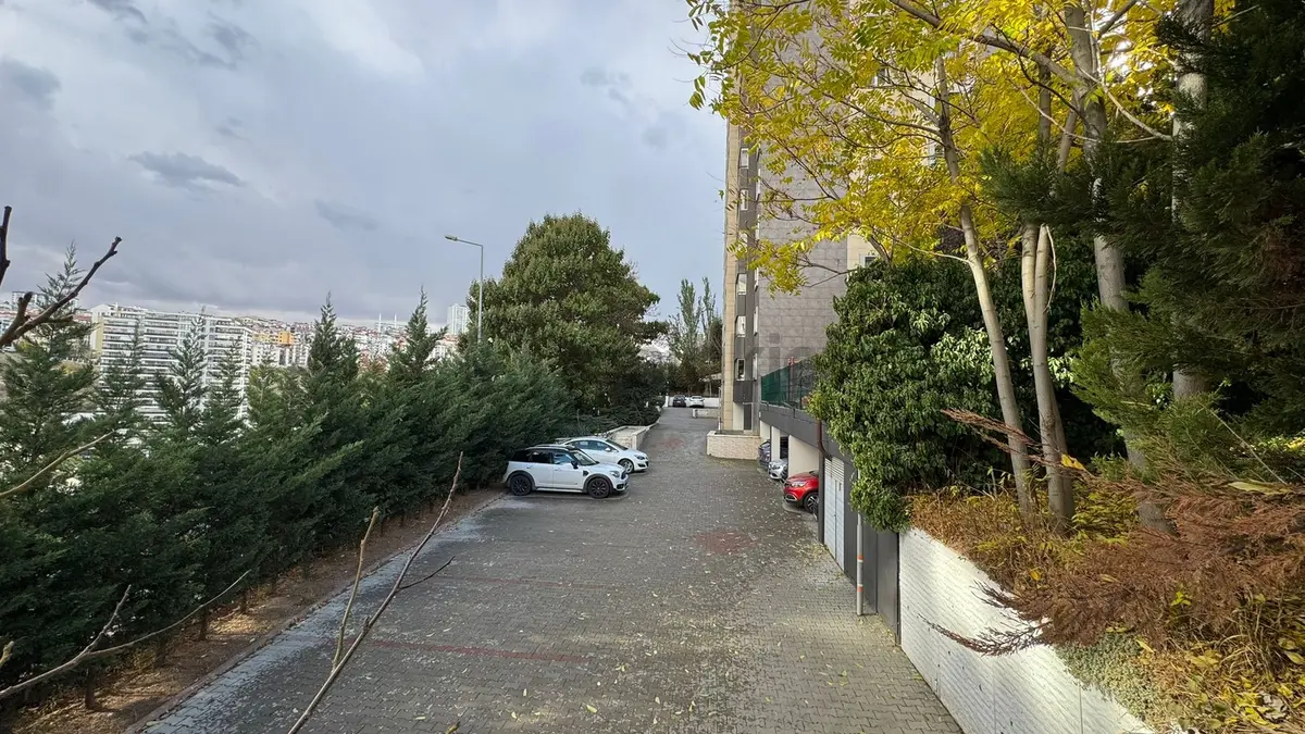 Zümrüt Sitesinde Full Eşyalı 3+1 Kiralık Daire - 34