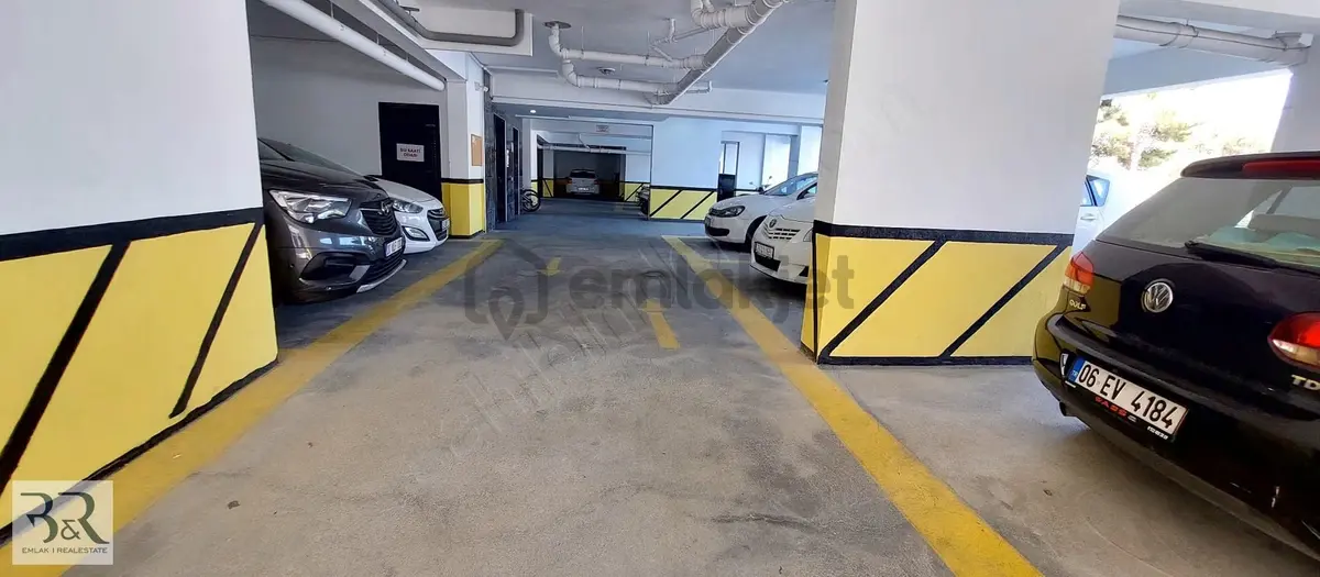 Doğalgazlı Havuzlu Sitede Geniş 3+1 Daire - 19