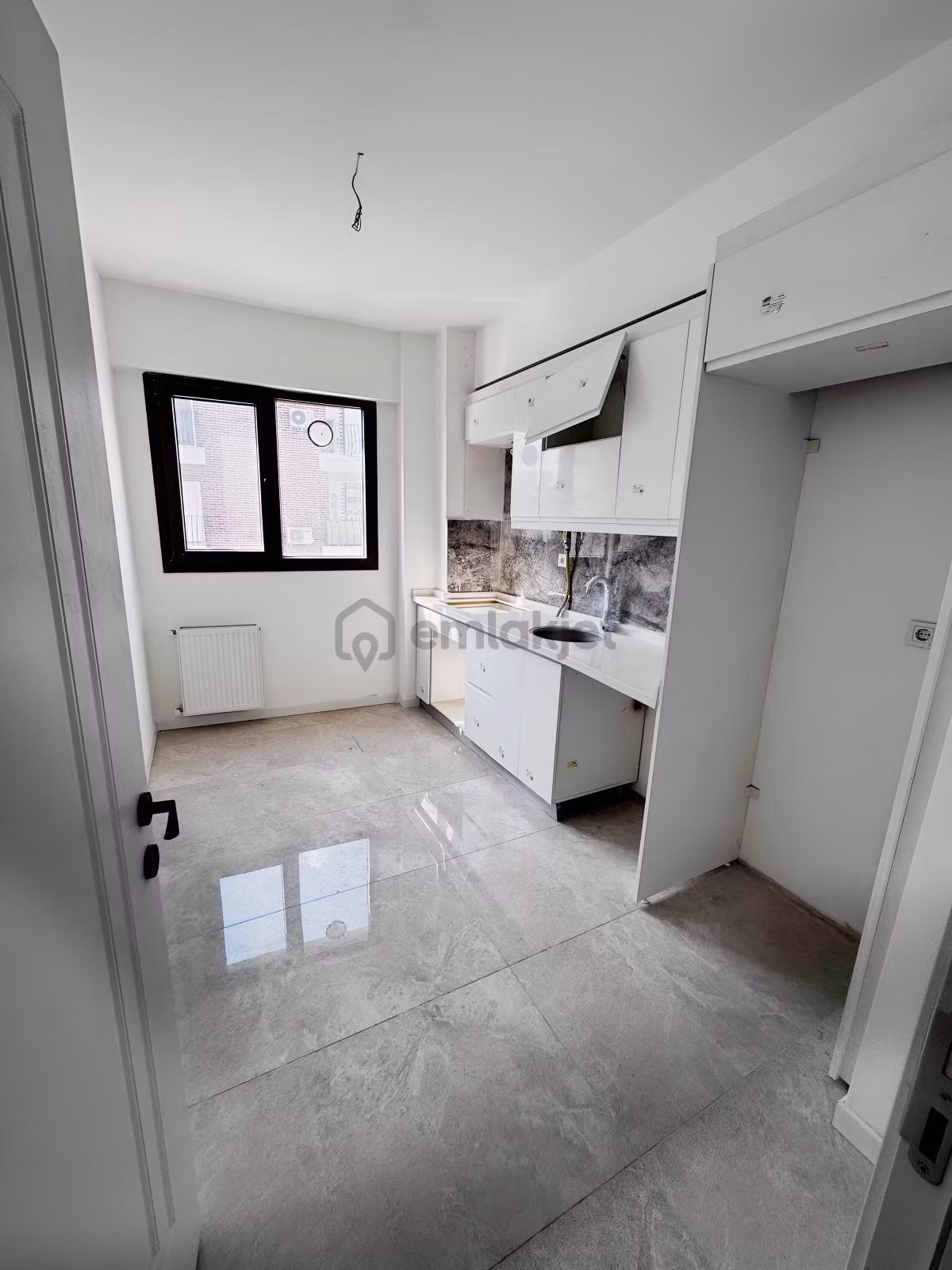 Çığlı Yenımahalle'de Satılık 2 + 1 K.mutfak Daire - 9
