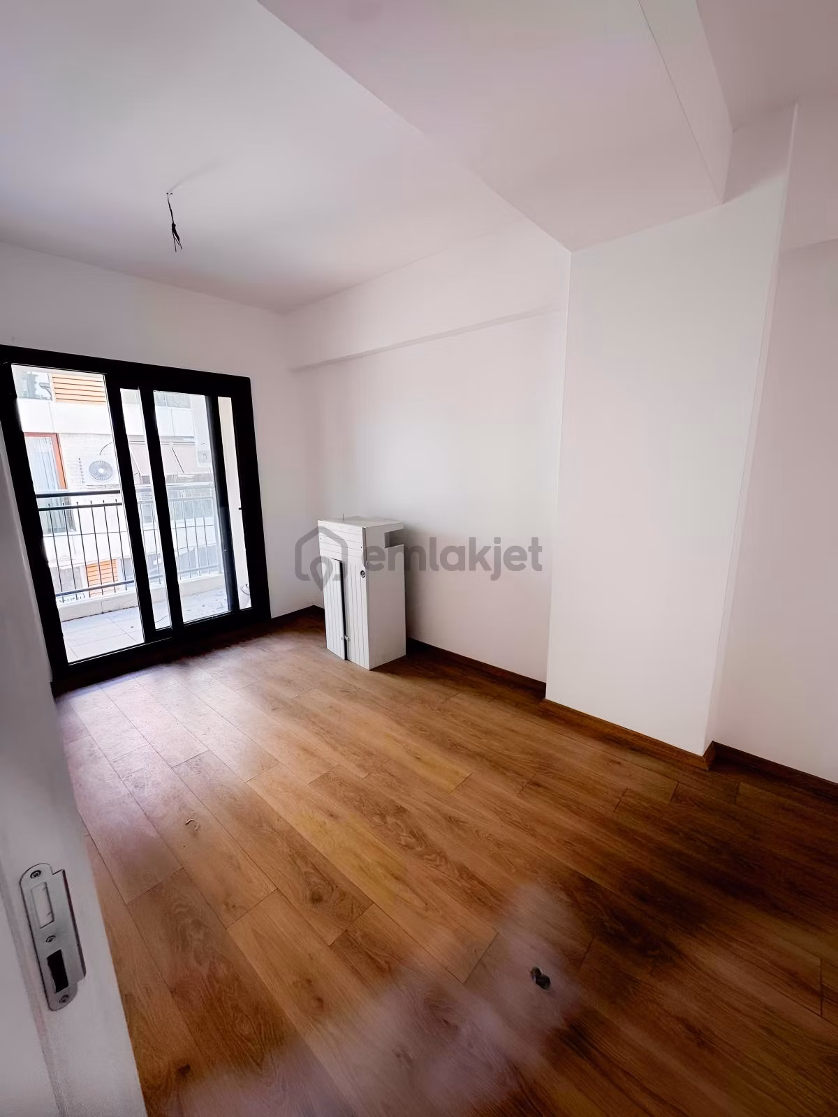 Çığlı Yenımahalle'de Satılık 2 + 1 K.mutfak Daire - 5