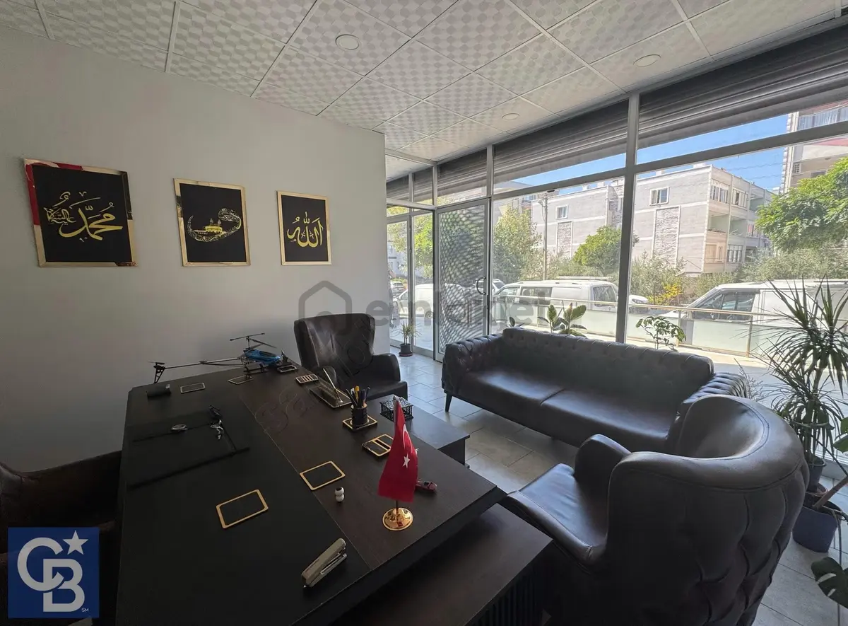 İşlek Cadde Üzerinde 110 M² Satılık Dükkan - 13
