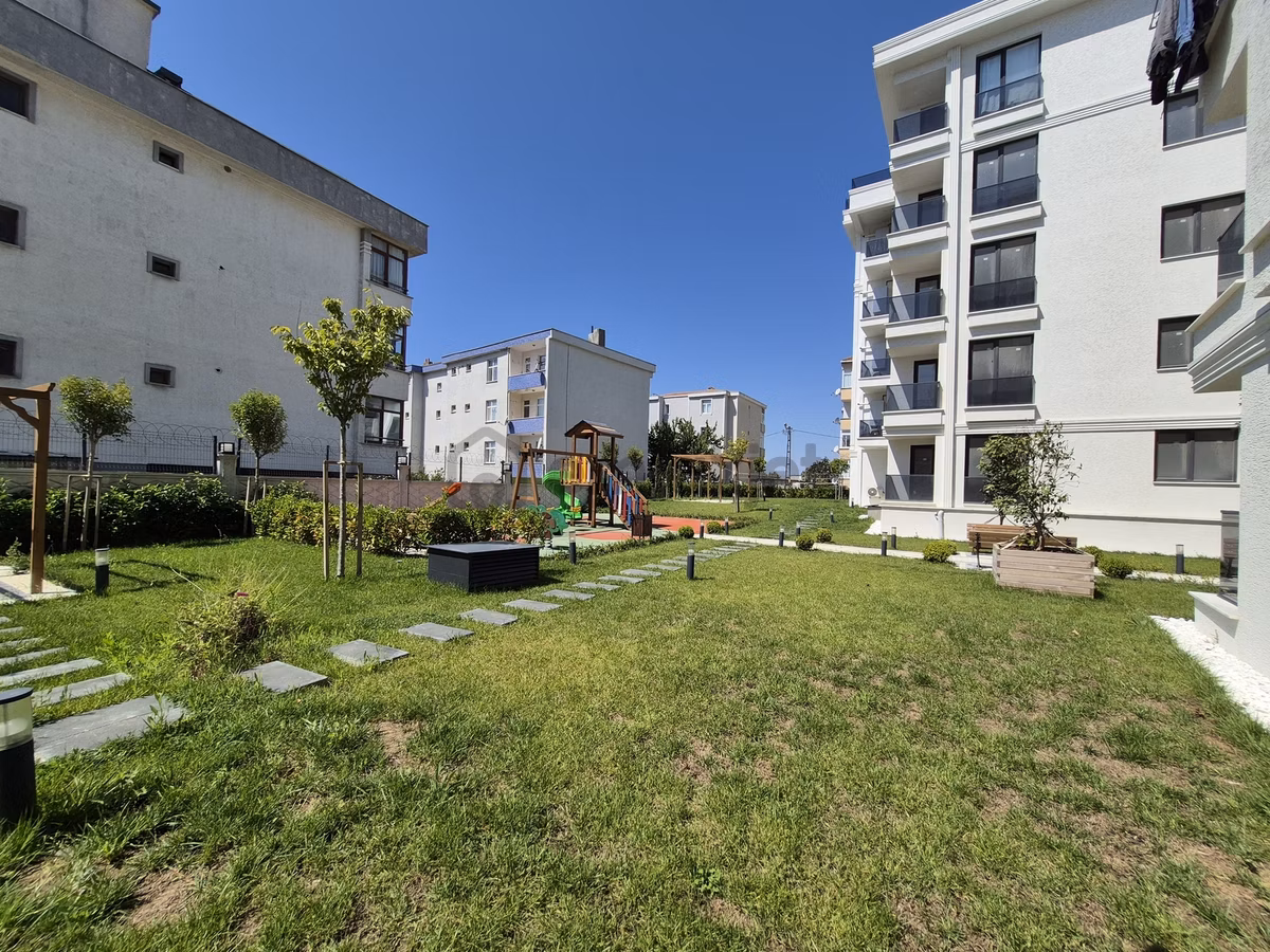 Büyükçekmece Celaliye 'de Bahçe Keyfi Sunan Satılık Daire - 18