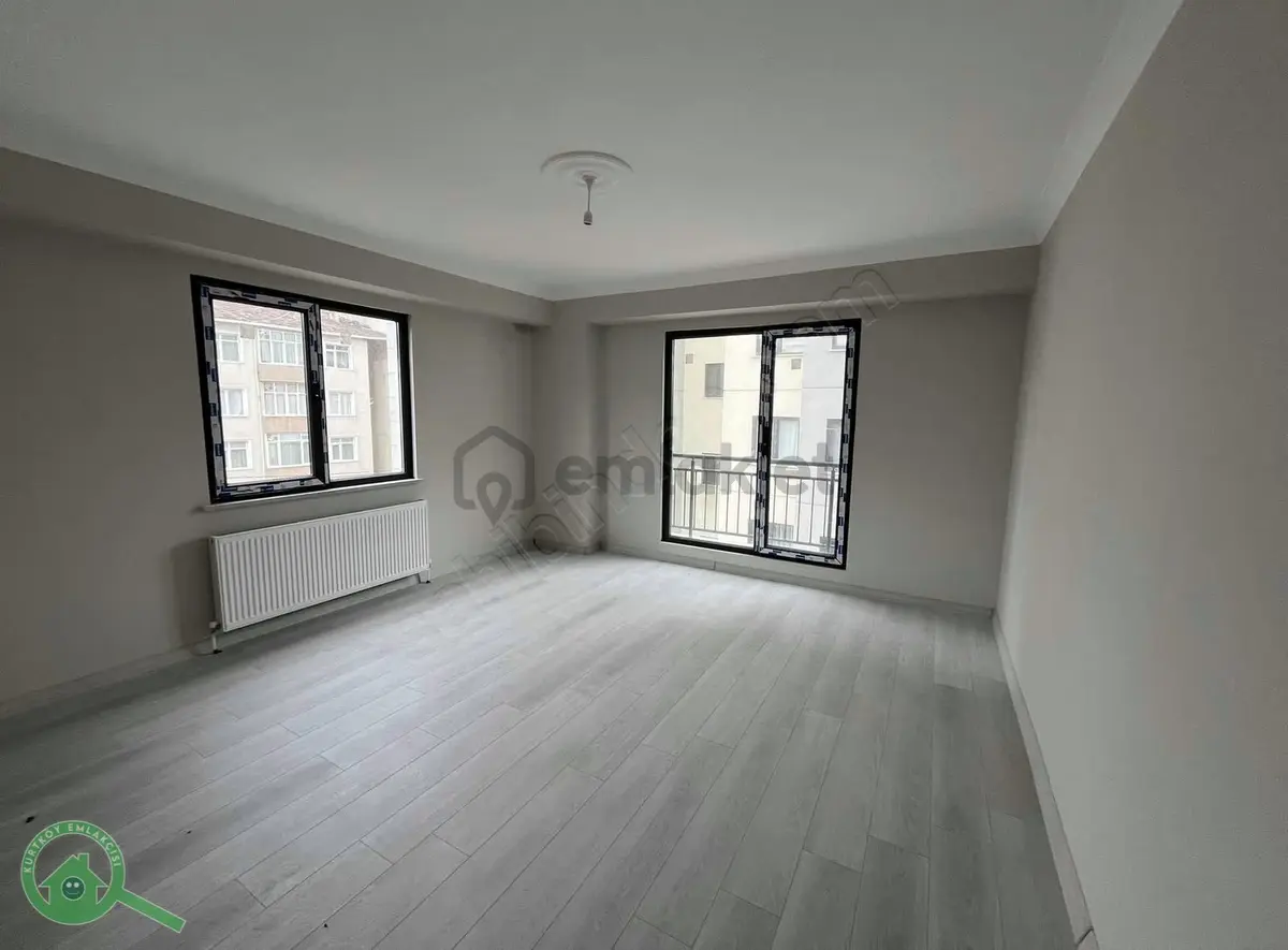 Pendik Çamçeşme'de Satılık 2+1 Kapalı Otoparklı Daire - 24