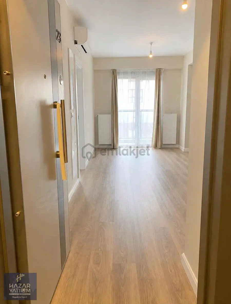 Sur Cadde'de |balkonlu| 1+1 Satılık - 3