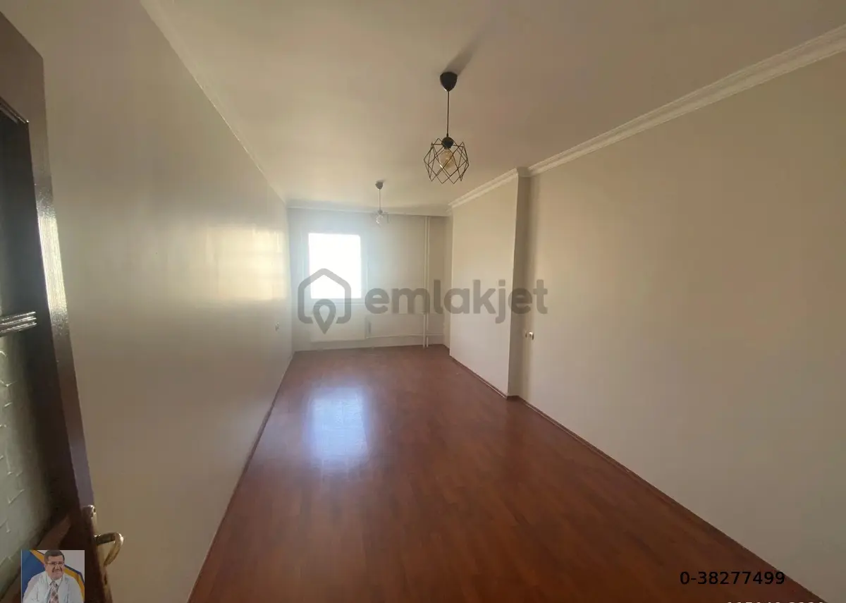 Şerefiye Mahallesinde Satılık 2+1 Ofis - 8