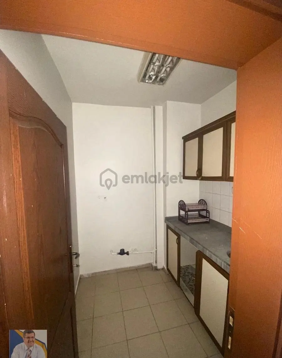 Şerefiye Mahallesinde Satılık 2+1 Ofis - 14