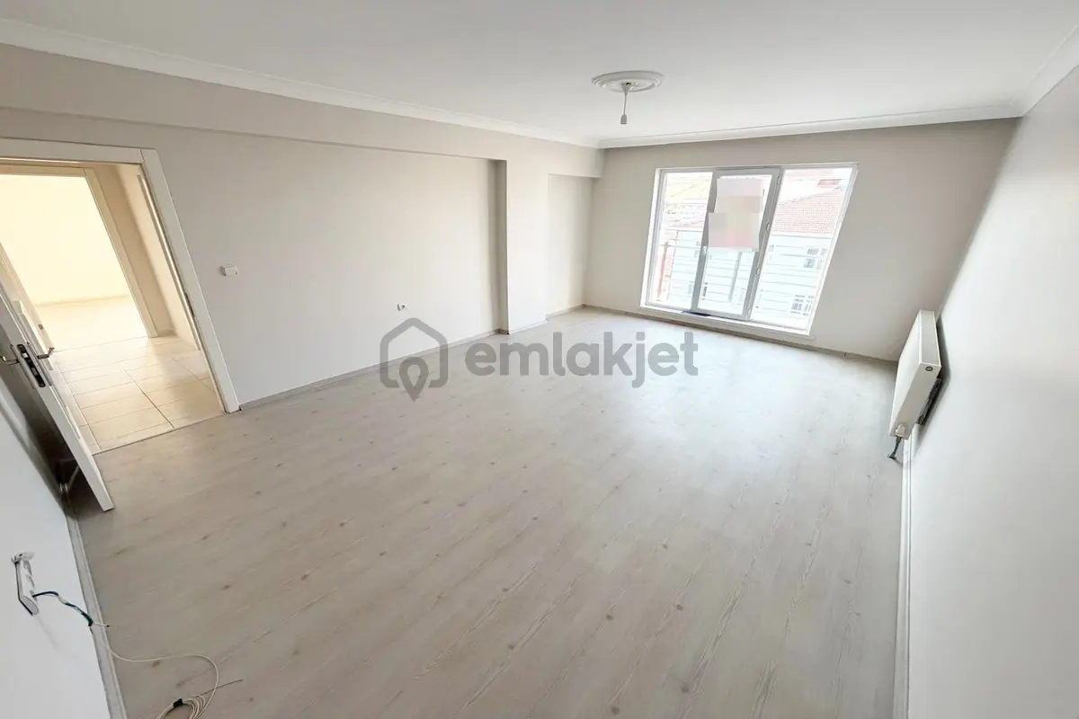 Kanuni Mahallesi’nde Katta Yapılı Ebeveyn Banyolu 4+1 Daire! - 7
