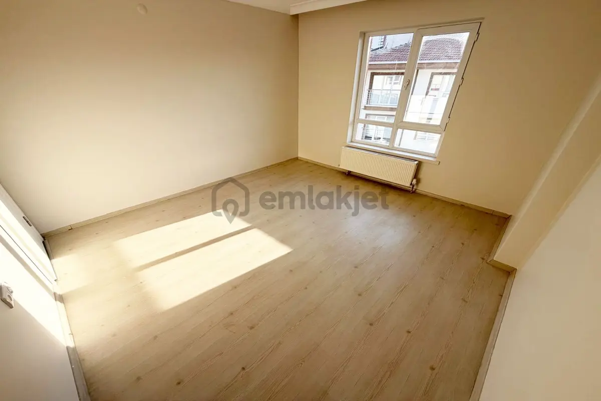 Kanuni Mahallesi’nde Katta Yapılı Ebeveyn Banyolu 4+1 Daire! - 33