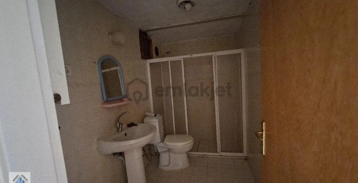 Elvankent Ayyıldız 'da Sitesinde Ara 2 Ci Katta 3+1 - 27