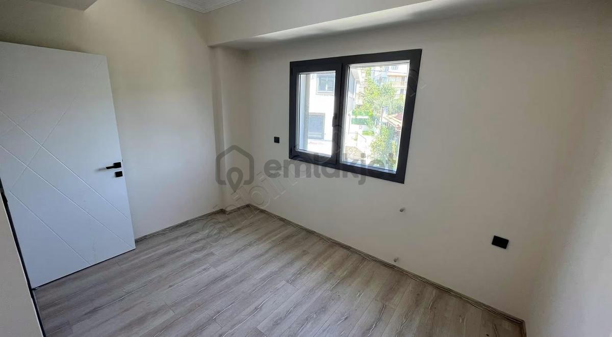 Özderede Köşe Geniş Bahçeli Villa (teklife Açık) - 11