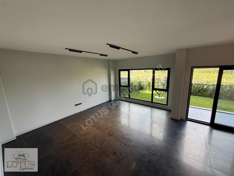 Başiskele Damlar Deniz Manzaralı 4+1 Modern Tripleks Villa - 17